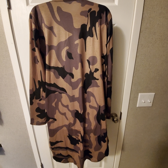 Camoflauge Lightweight Sweater NWOT - Picture 2 of 4